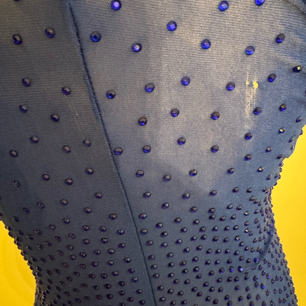 O/S stretchy material - Picture 4 of 4